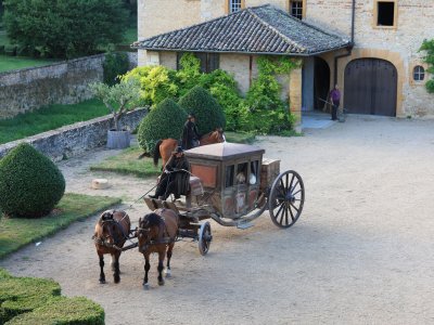 Arrival in the courtyard